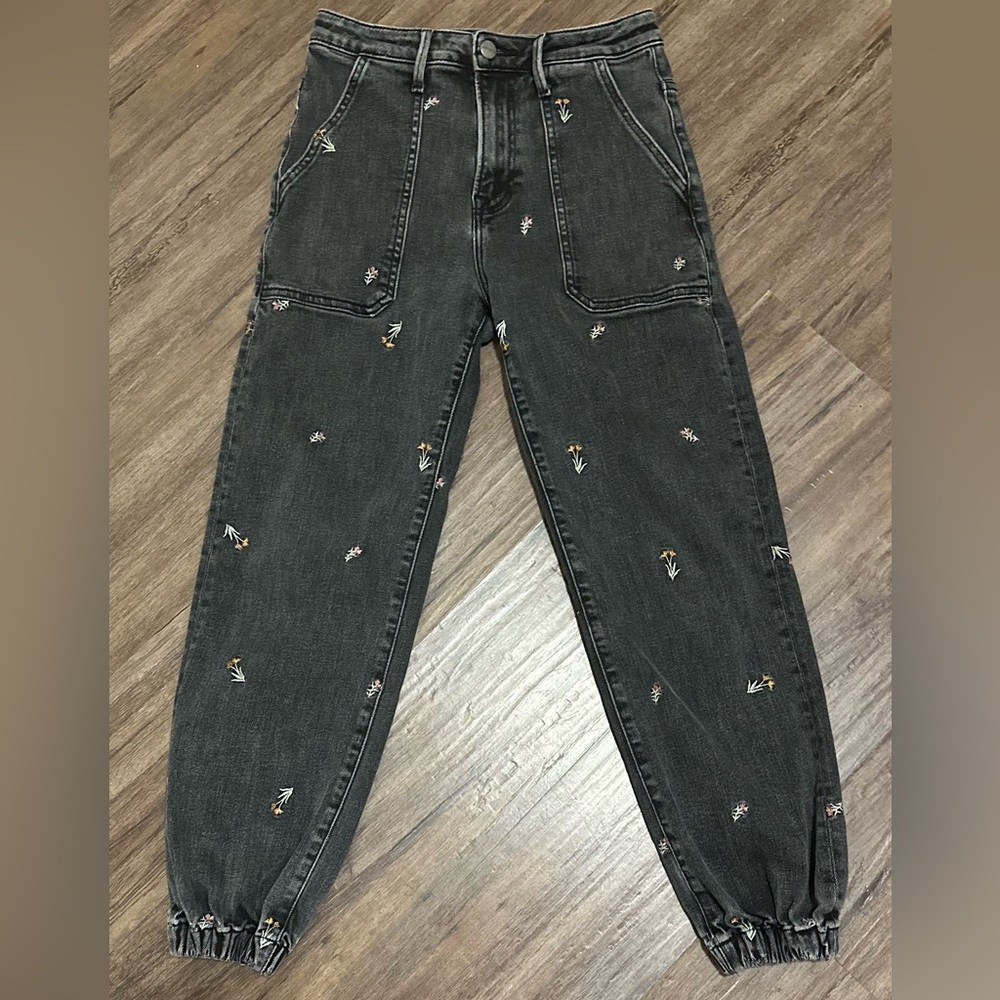 Driftwood Embroidered Black Denim Floral Joggers in Black. Size S